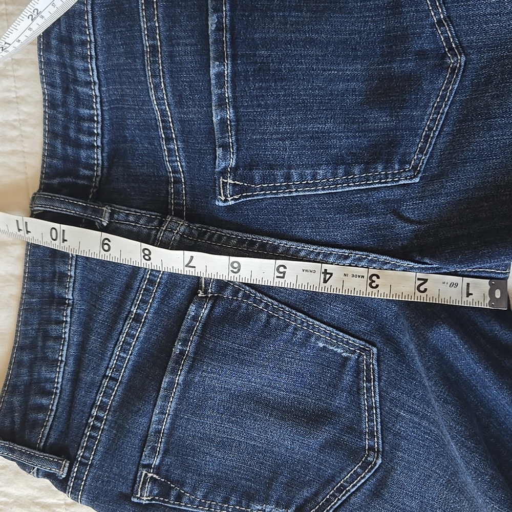 Simply Vera Vera Wang Mid Rise Dark Wash Denim Bermuda Jean Shorts Stretch Sz 0 - Picture 16 of 16
